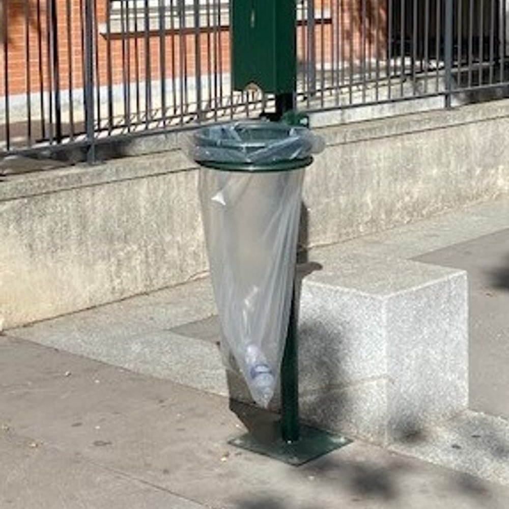 Corbeille AGGLO - Animo-Concept, N°1 Français pour la propreté canine